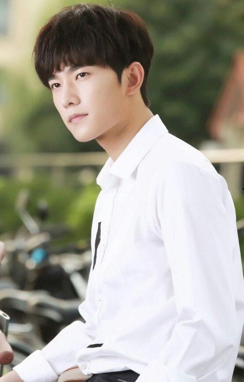 杨洋最帅照片大全,盘点全网热议的颜值巅峰照片