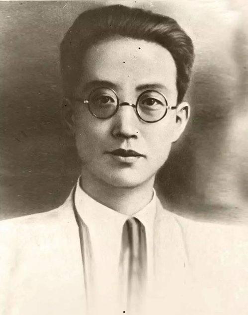 瞿秋白家庭背景,出身名门，革命先驱的传奇人生