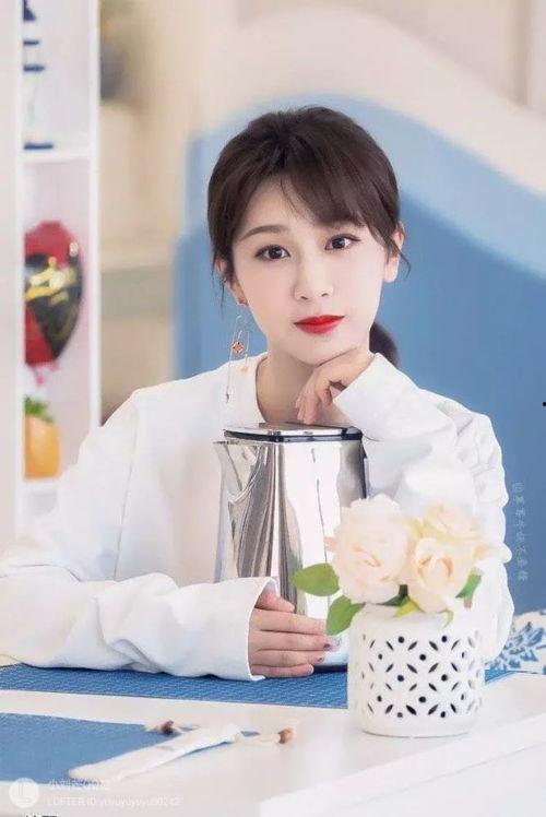 杨紫可爱图片,萌态百出，甜化人心