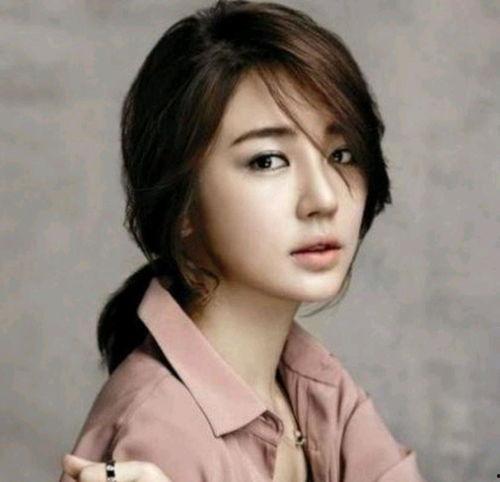 门第女主角个人资料,女主角的传奇人生