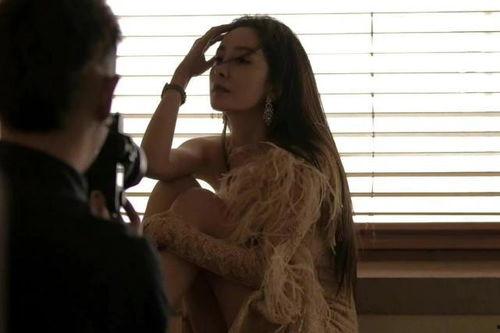 杨幂elle杂志花絮,时尚魅力与优雅瞬间