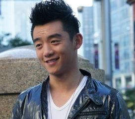 演员李栋剧照,光影交织下的演技魅力