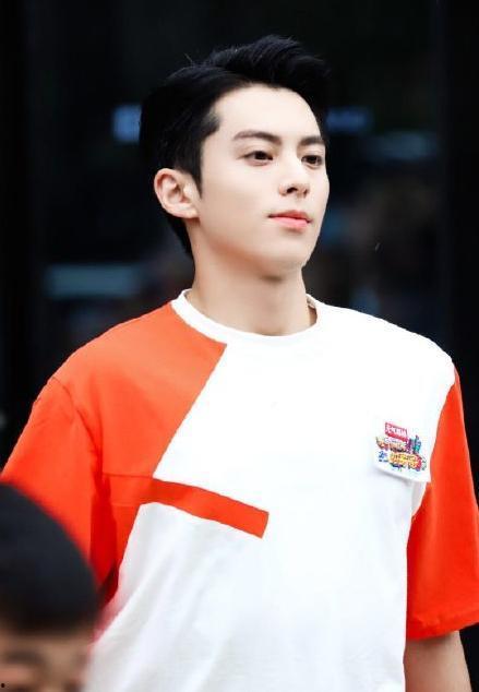 西瓜头王鹤棣表情包,萌态尽显，笑翻网友