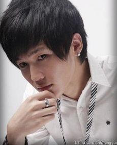 李炜的背景,从音乐才子到影视新秀的跨界人生