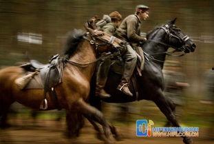 电影 战马 背景音乐,激昂旋律下的英勇史诗